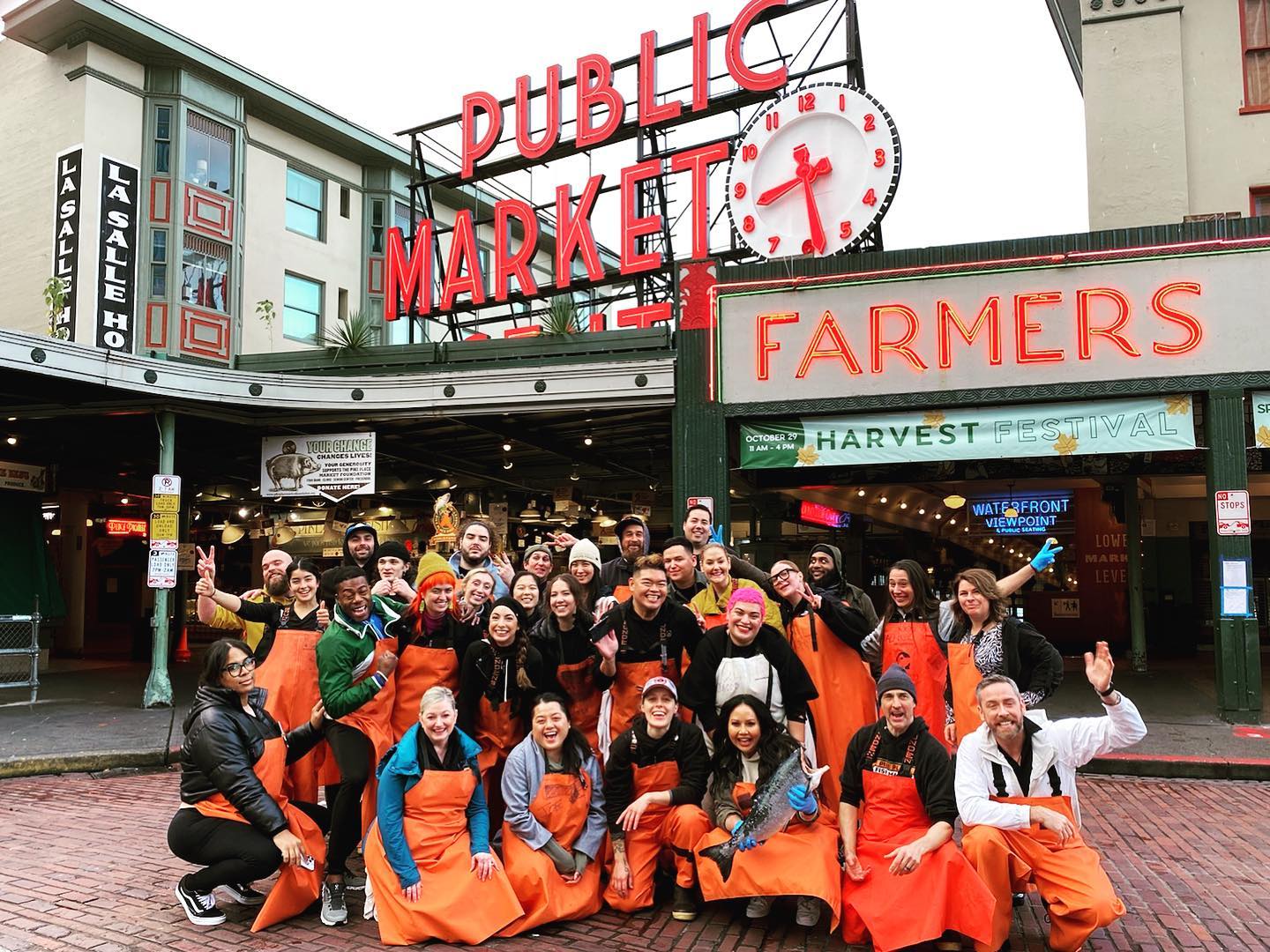 How to See Fish Get Thrown At Pike Place Fish Market